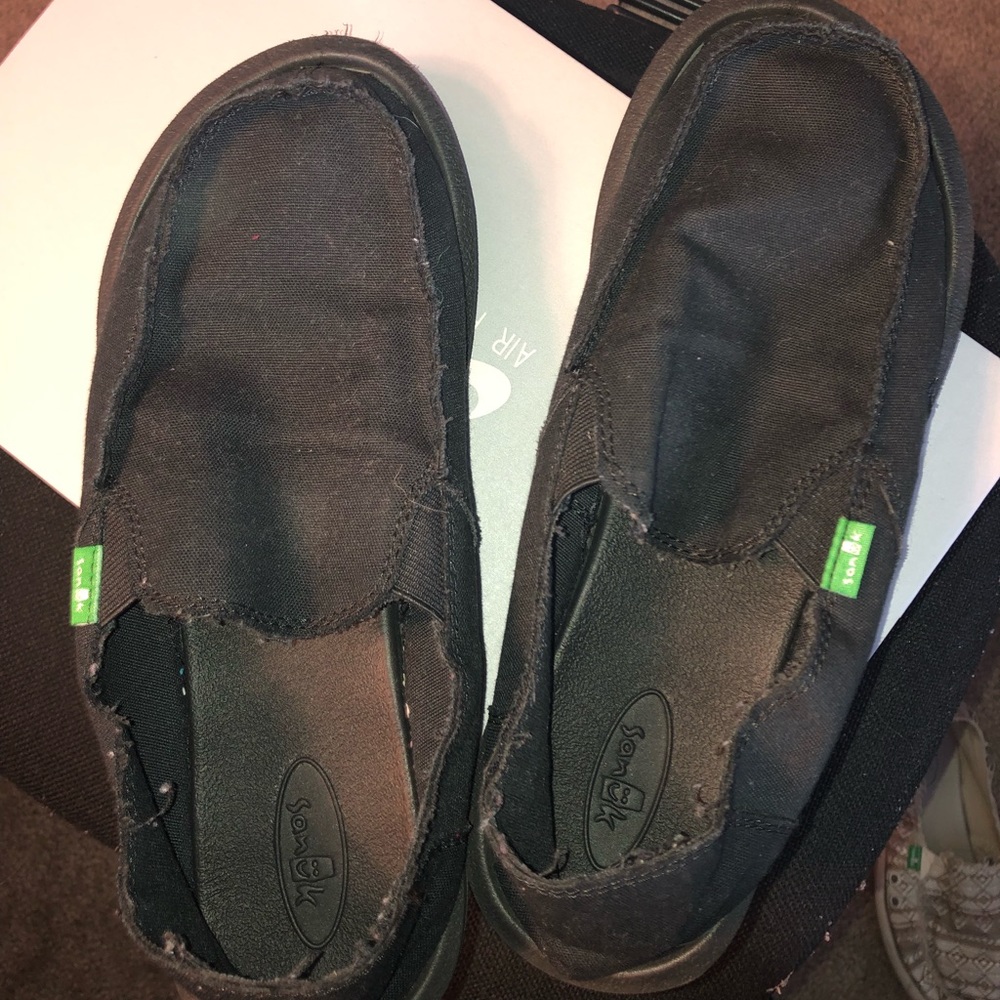 Black Sanuks